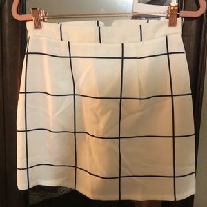 NWOT white and black stripe mini skirt size medium
